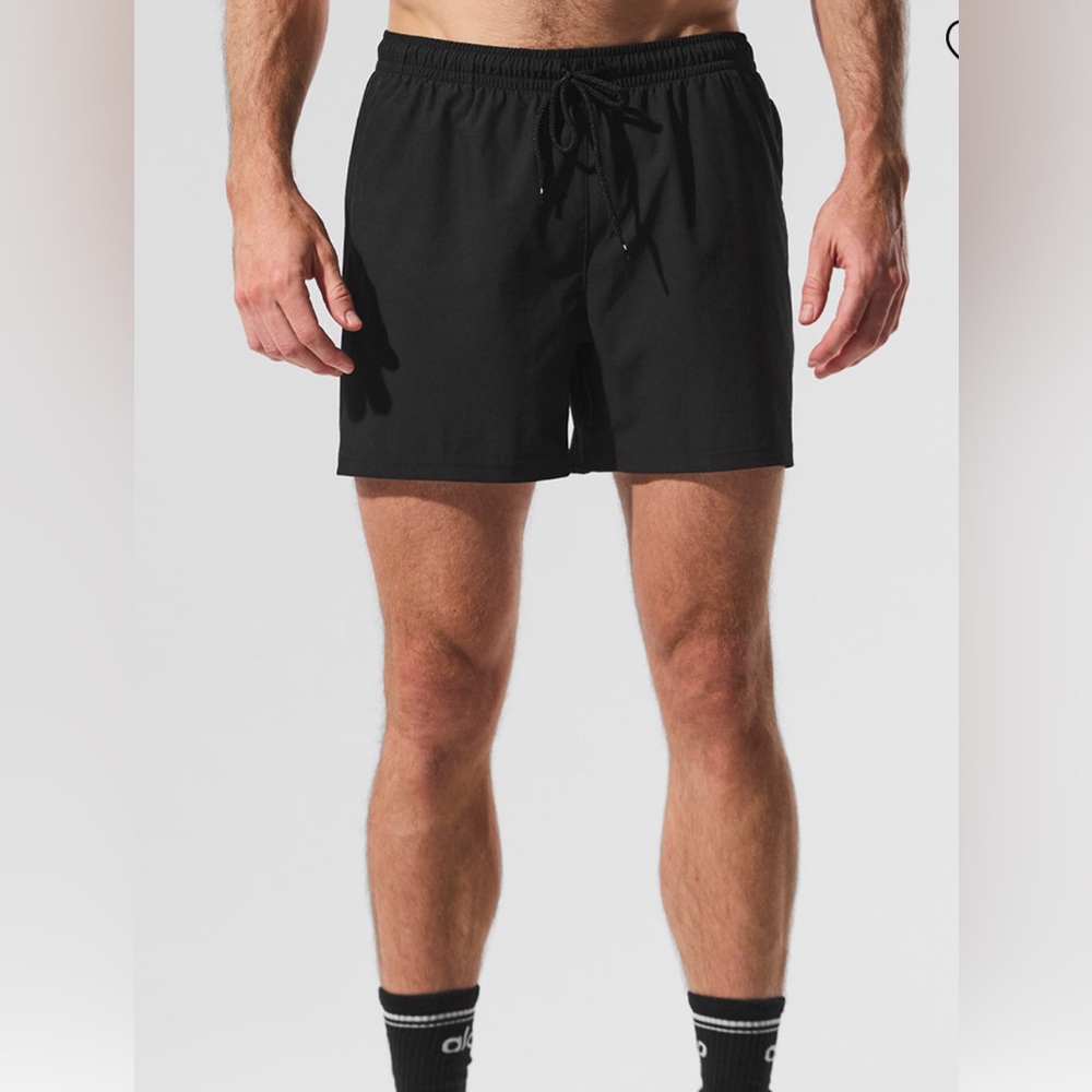SOLD 5TH RESTOCK ALO Yoga Men’s “Circuit” Short 5” Inseam Linerless (M)
